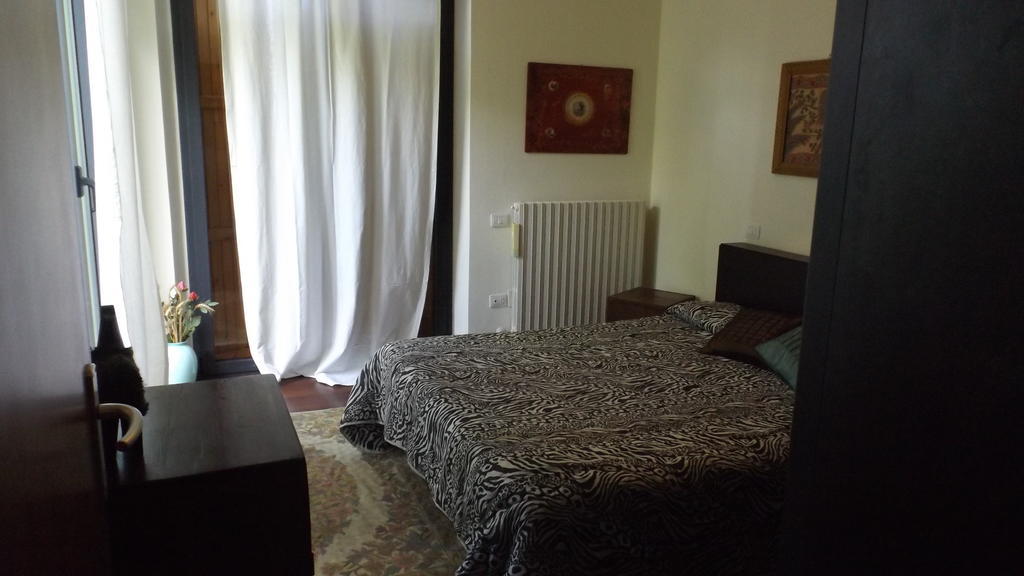 Prema Dham Otel Monteciccardo Oda fotoğraf